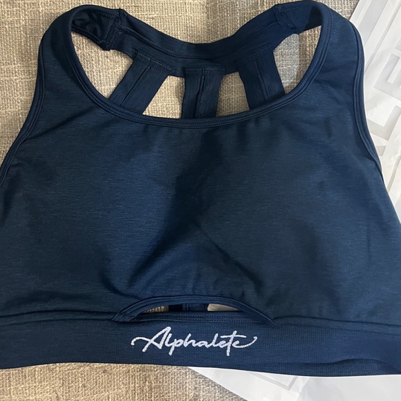 Alphalete Trinity Sports Bra in Moonlight - Picture 4 of 7